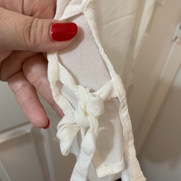 Express Top🤍 - Picture 4 of 4